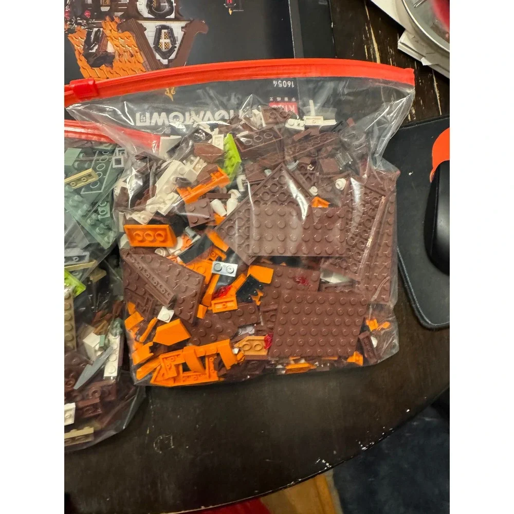 Mould King 16054 Novatown Mid- Age World Log Cabin 2192 Pc Medieval Building Set